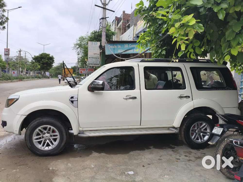 Make 2013 Ford Endeavour 2.5 2016