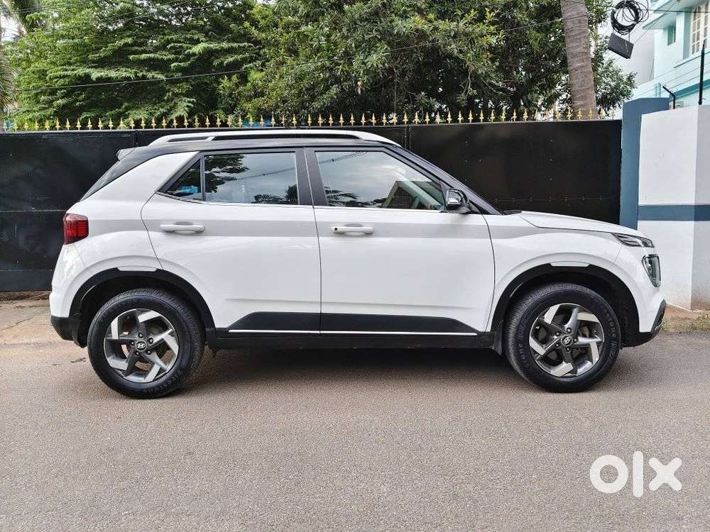 Hyundai Venue Sx (o) Mt 1.5 Diesel Dual Tone, 2019, Diesel