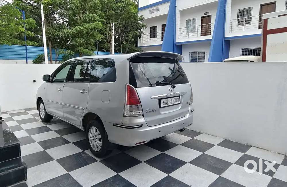 Toyota Innova 2011 Diesel 107000 Km Driven
