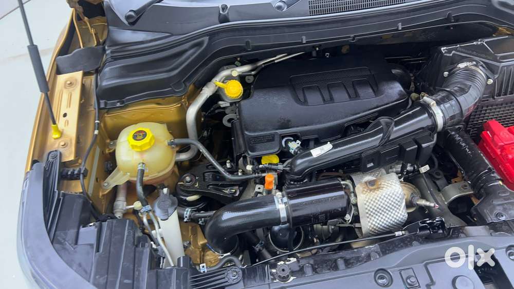 Mahindra Xuv300 Turbosport W8, 2023, Petrol