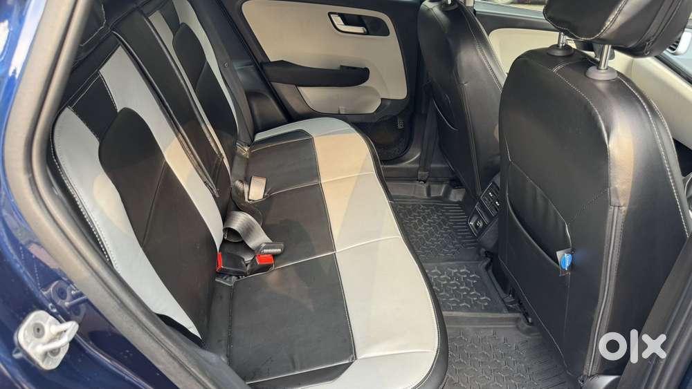 Tata Altroz Xz, 2025, Petrol