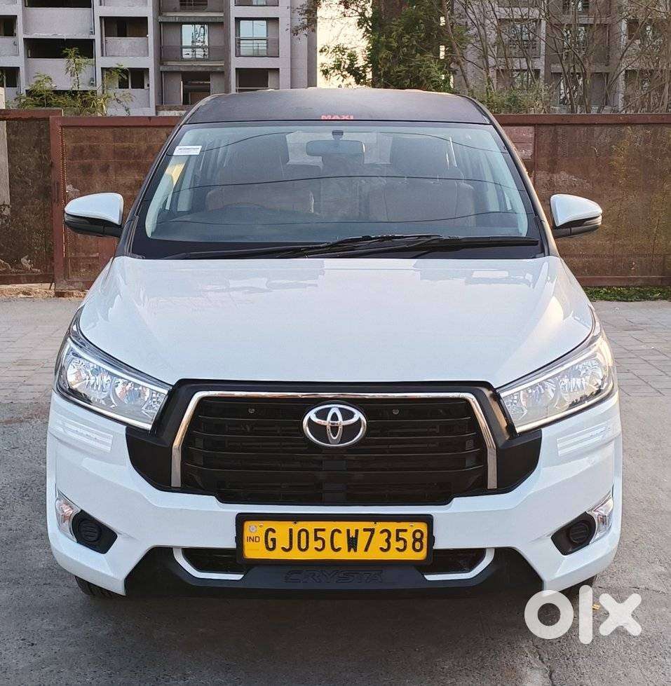 Toyota Innova Crysta 2.4 G Mt, 2023, Diesel