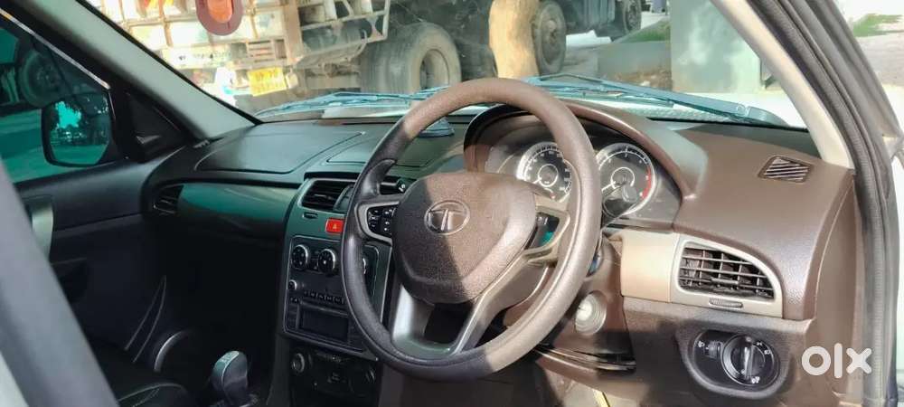 Tata Safari Storme 2017