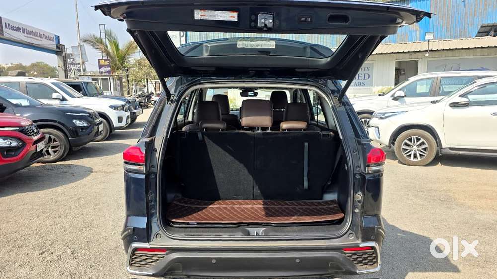 Toyota Innova Hycross 2.0 Zx Hybrid 7 Str, 2025, Cng & Hybrids