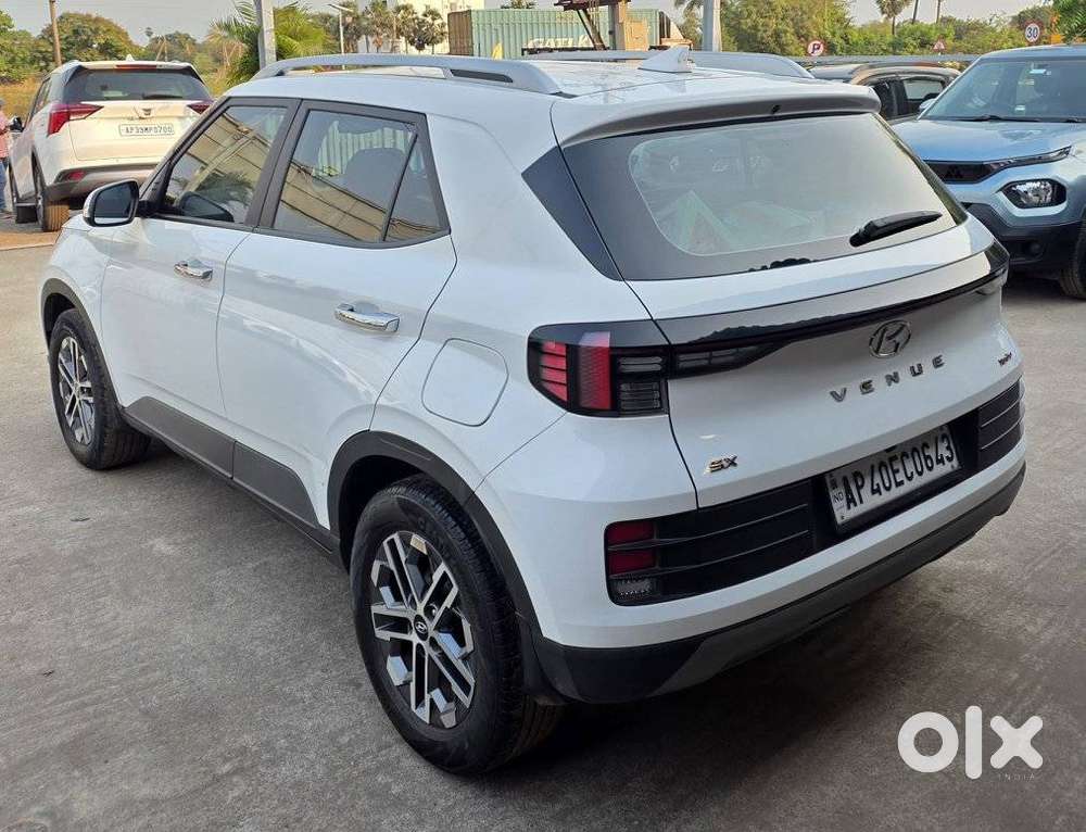 Hyundai Venue 1.0 Sx (o) Turbo Dct, 2024, Petrol
