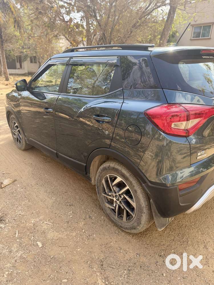 Mahindra Xuv300 1.2 W8 (o) Amt Dual Tone Petrol, 2023, Petrol