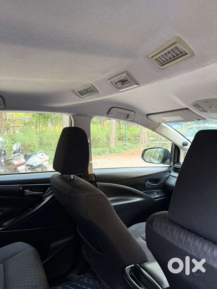Toyota Innova Crysta 2.7 Gx At 8s, 2016, Petrol