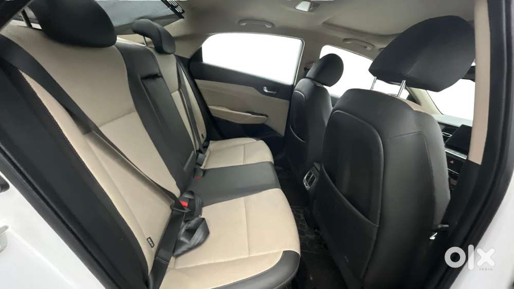 Hyundai Verna 1.5 Sx (o) Vtvt Ivt, 2022, Petrol