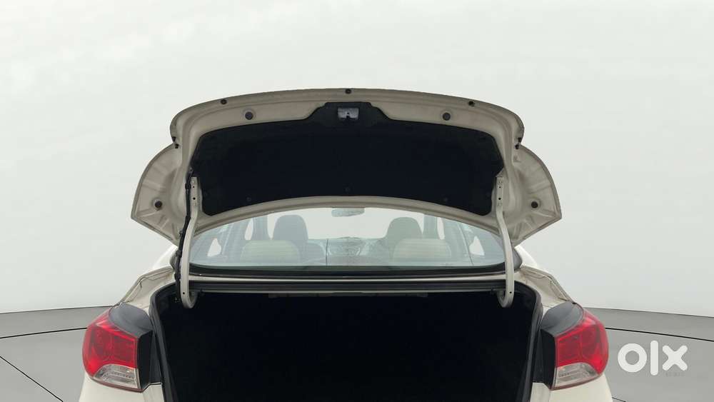 Hyundai New Elantra [ ] 1.6 Sx Diesel Mt, 2015, Diesel