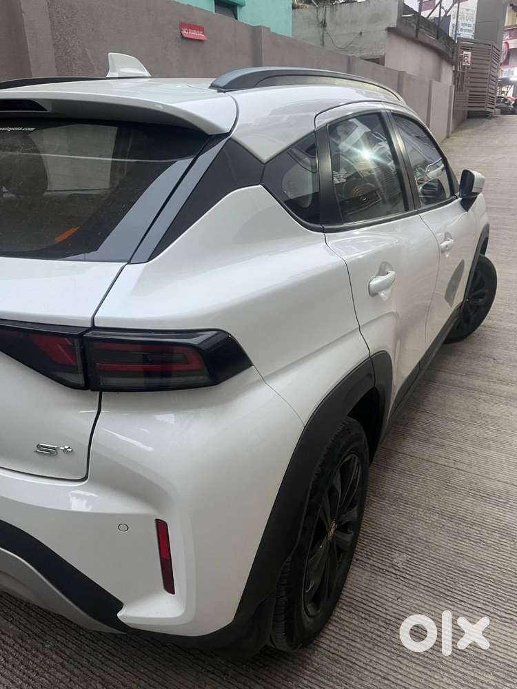 Manual Car Needs To Sell, 1 Year Old, 2nd Top Model