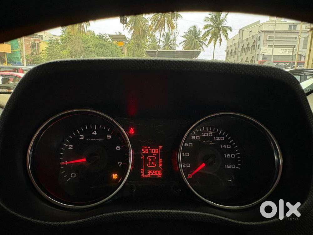 Mahindra Tuv 300 T10, 2017, Diesel