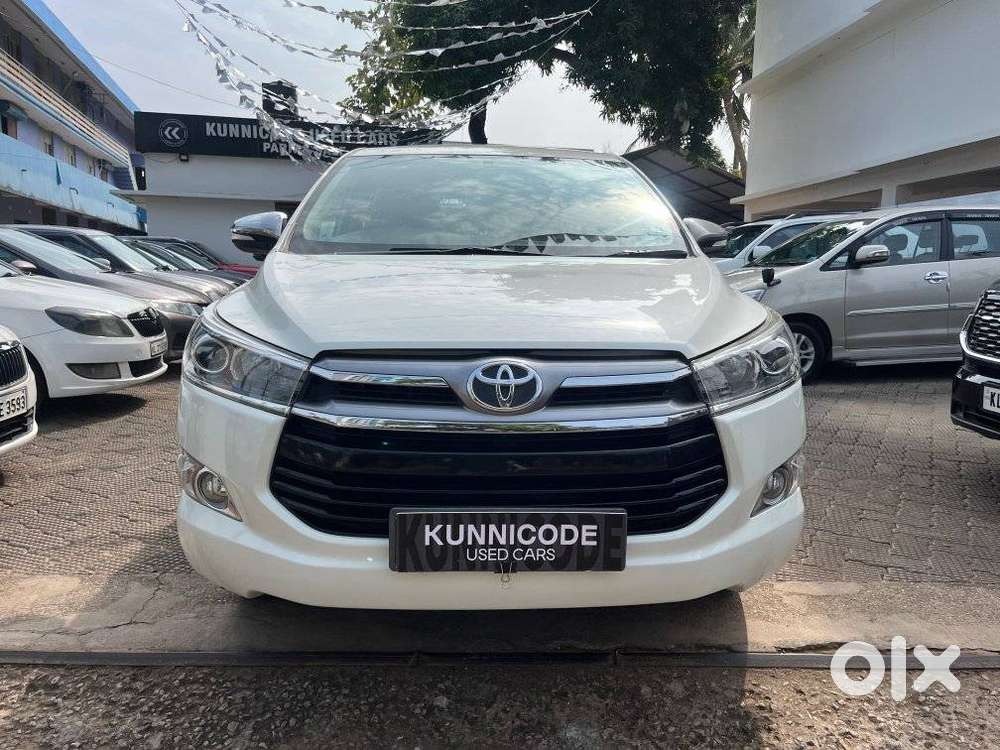 Toyota Innova Crysta 2.4 V, 2016, Diesel