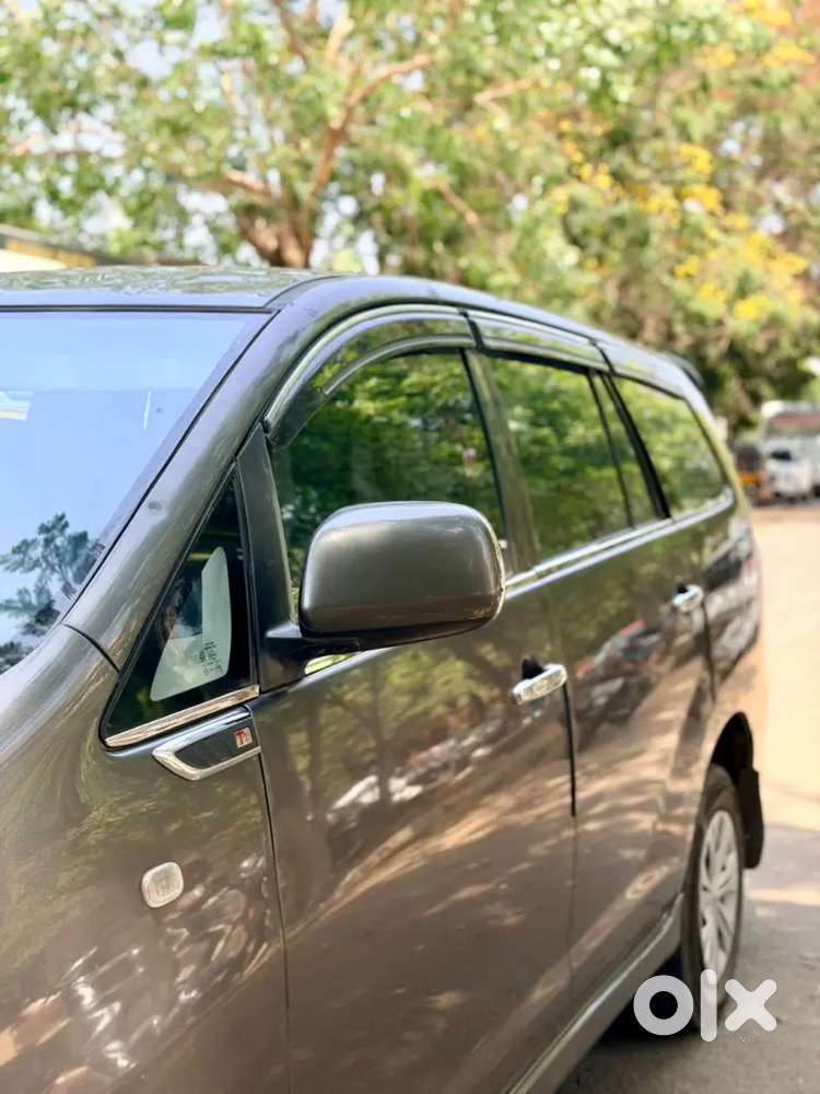 Toyota Innova 2012 Diesel 95000 Km Driven Next To New