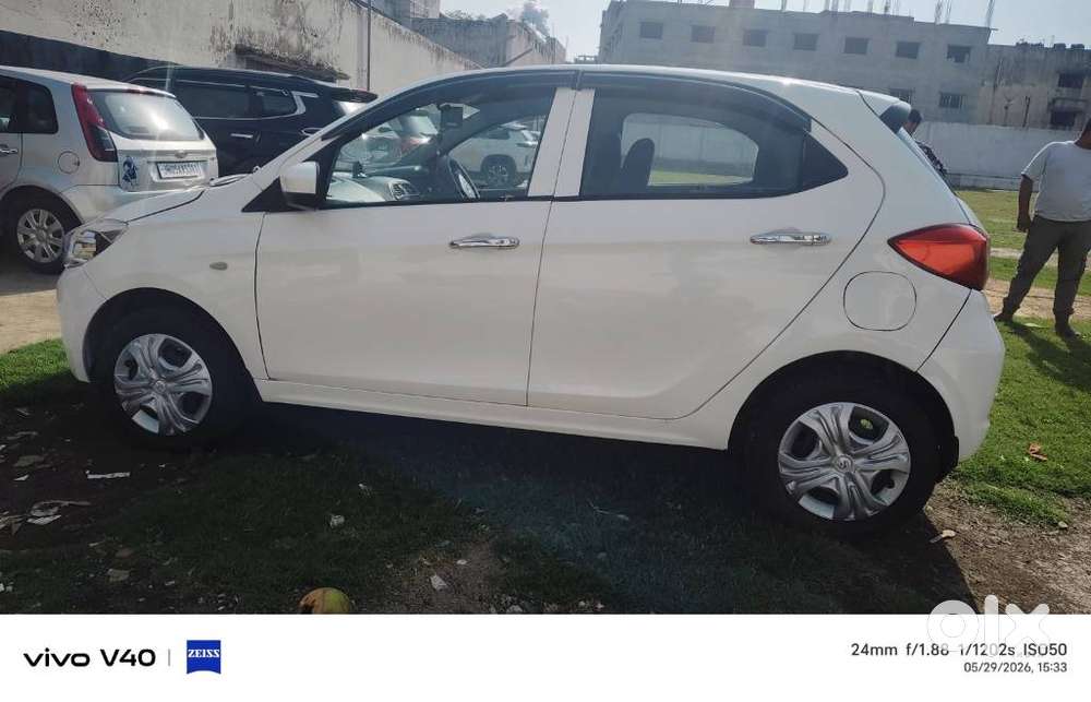 Tata Tiago 1.2 Revotron Xt Option, 2018, Petrol