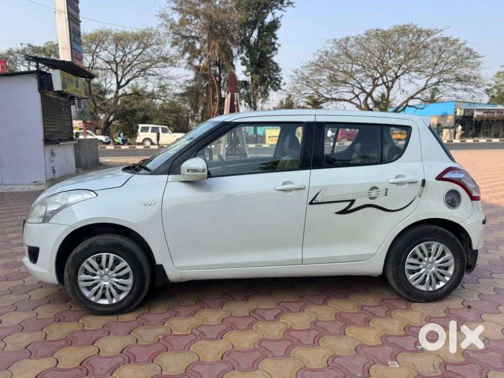 Maruti Suzuki Swift Vxi 1.2 Abs Bs-iv, 2014, Cng & Hybrids