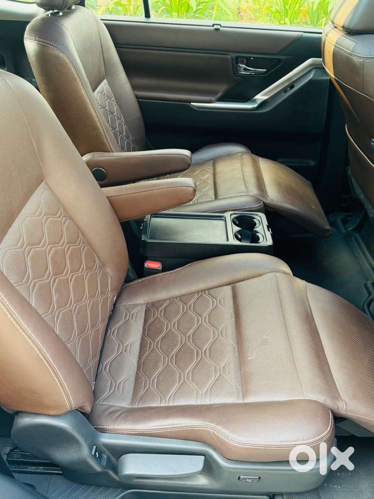 Toyota Innova Hycross 2.0 Zx Hybrid 7 Str, 2023, Electric