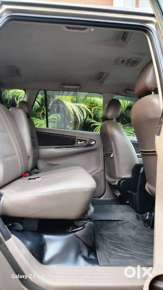 Toyota Innova 2.5 Vx 8 Seater Bs Iv, 2016, Diesel