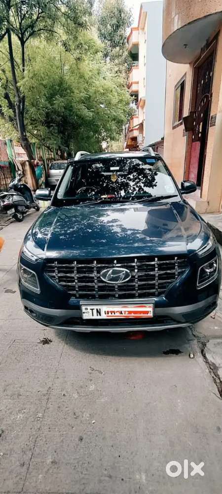Hyundai Venue 2019 Petrol Well Maintained