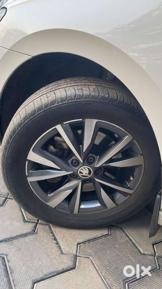 Skoda Slavia 1.5 Tsi Style At, 2022, Petrol