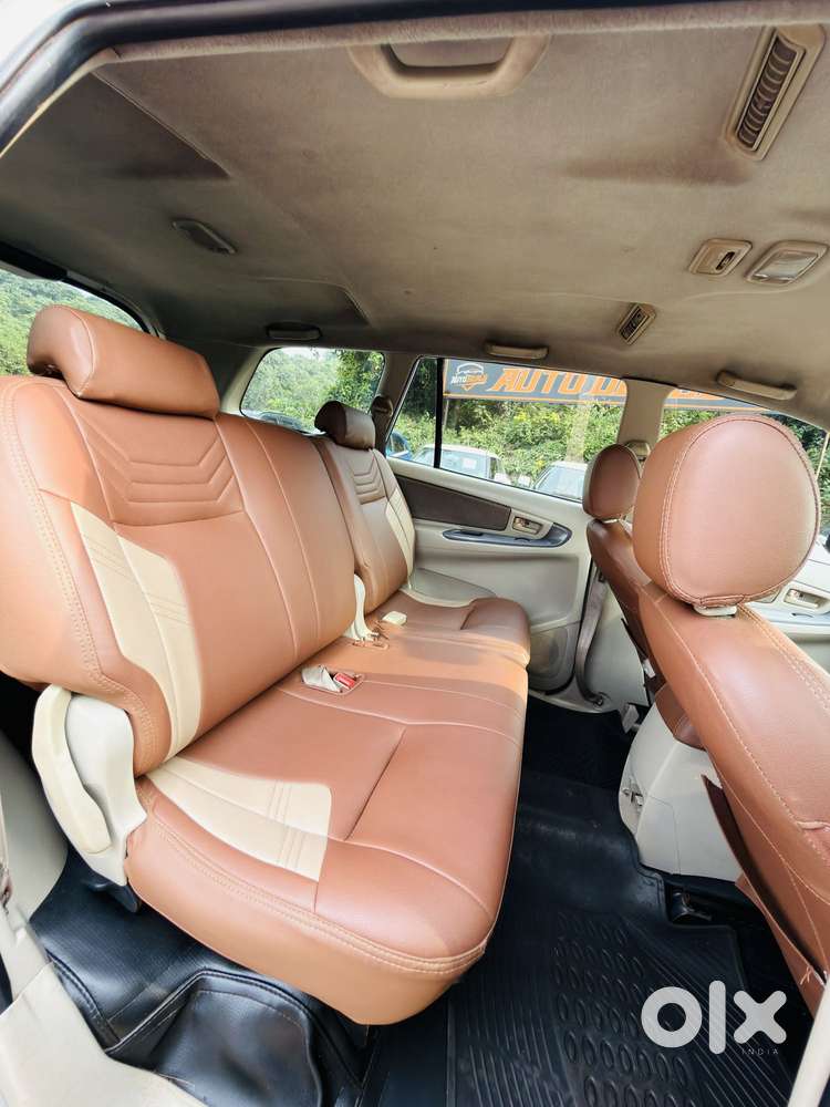 Toyota Innova 2.5 G (diesel) 8 Seater, 2012, Diesel