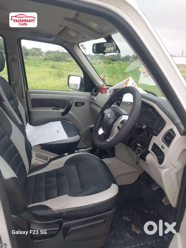 Mahindra Scorpio S10, 2015, Diesel