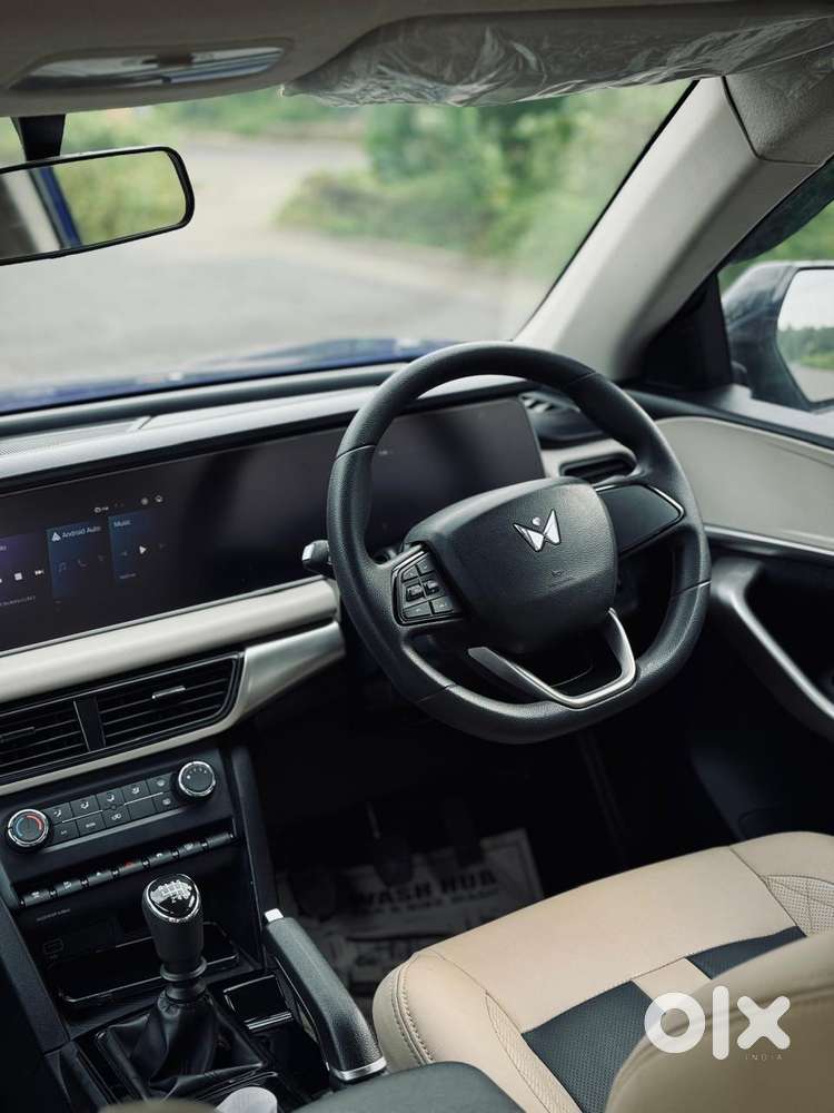 Mahindra Xuv700 2.2 Ax 3 Diesel Mt 5 Str, 2022, Diesel