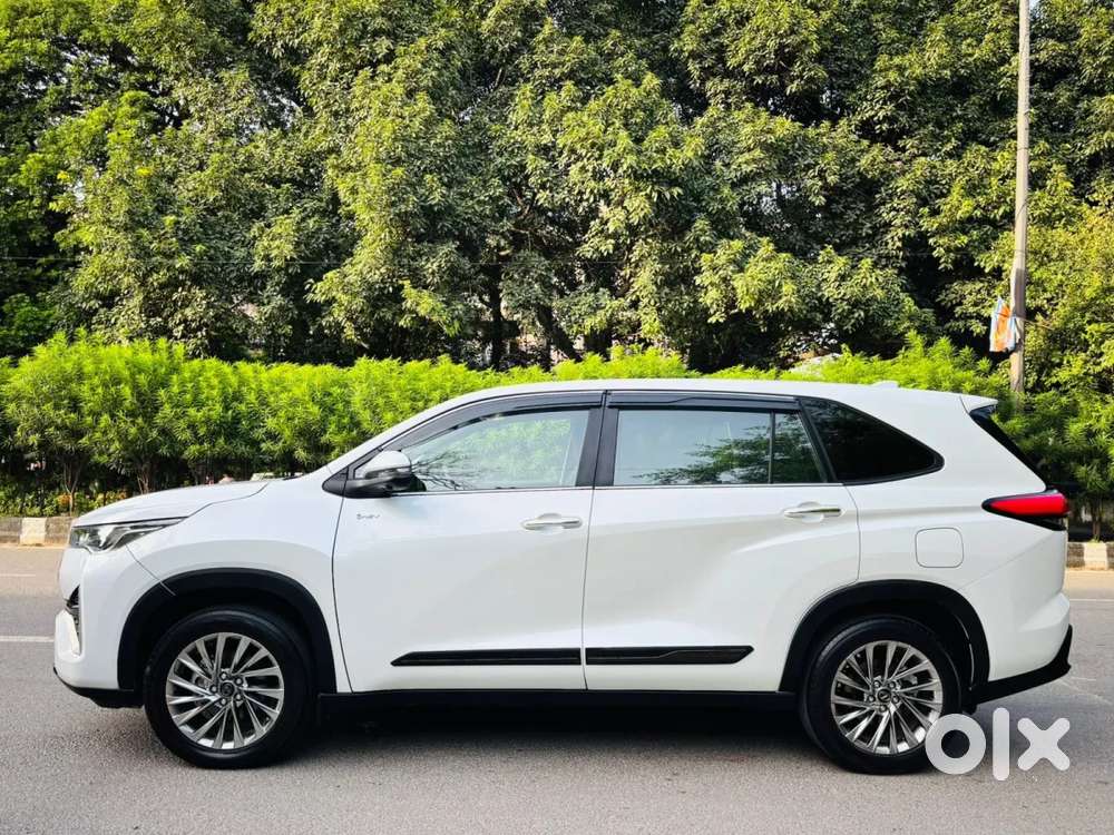 Toyota Innova Hycross, 2026, Petrol