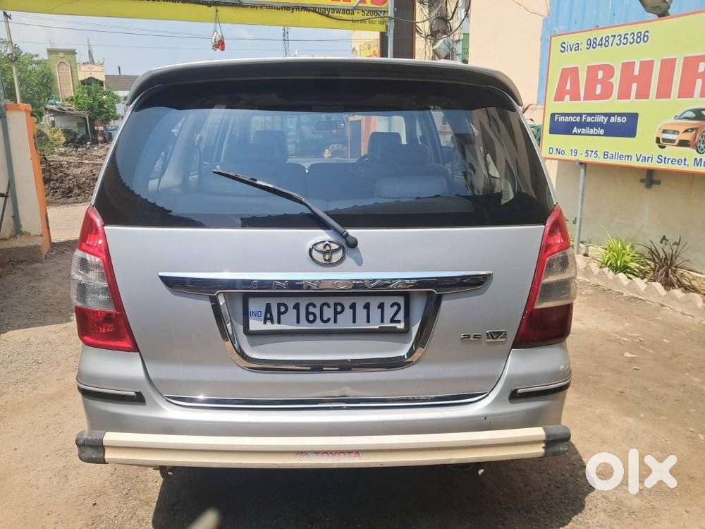 Toyota Innova 2.5 V 8 Str, 2013, Diesel