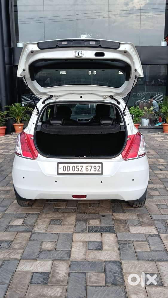 Maruti Suzuki Swift Vxi Abs Bsiv, 2017, Petrol