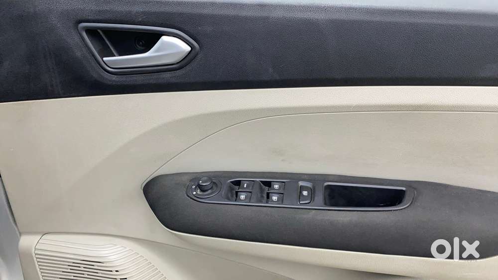 Renault Triber Rxz Easy-r Amt, 2021, Petrol