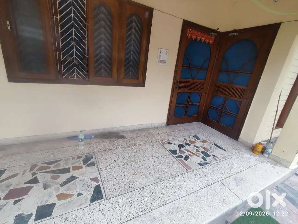 1 BED ROOM D/D WASHROOM VARANDHA