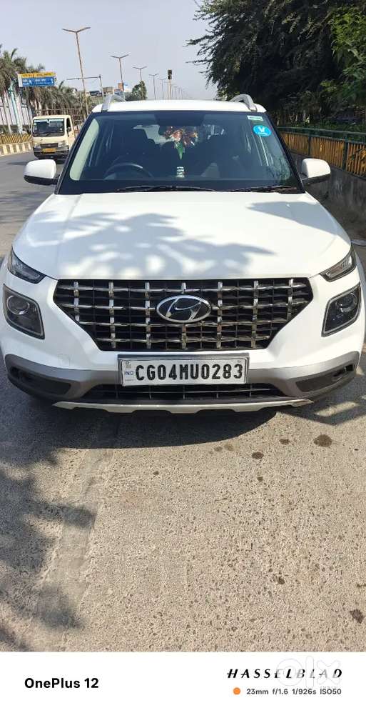 Hyundai Venue Petrol ( Turbo) 62000 Driven