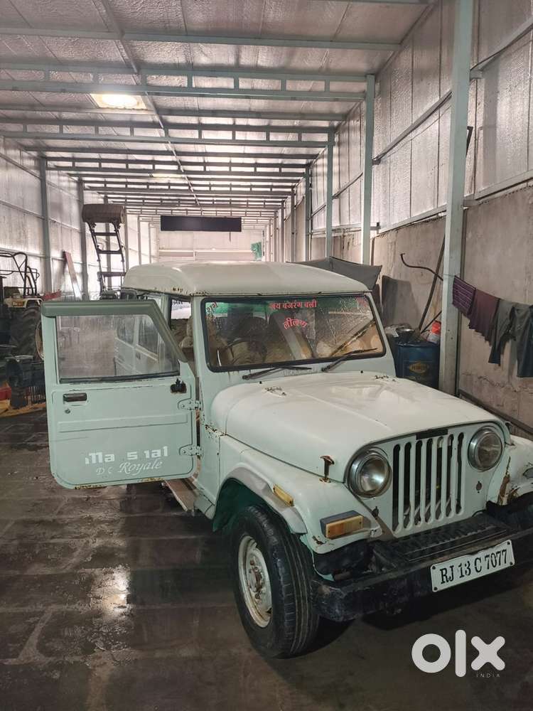 Mahindra Marshal 2000