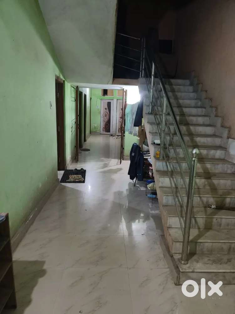 Near damana traffic boys PG in affortable price with premium location.