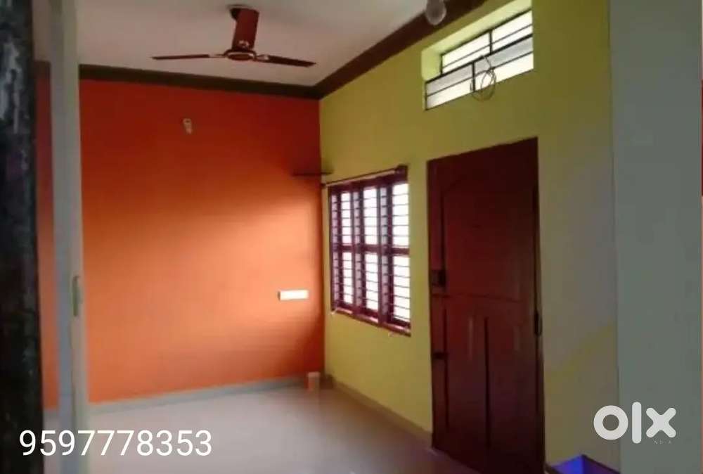 1 Small House @ Heart of town for rent (Rs 4500 monthly)