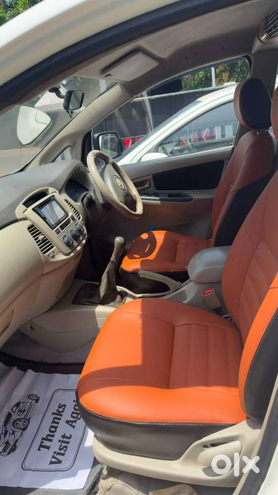 Toyotta Innova(2014)