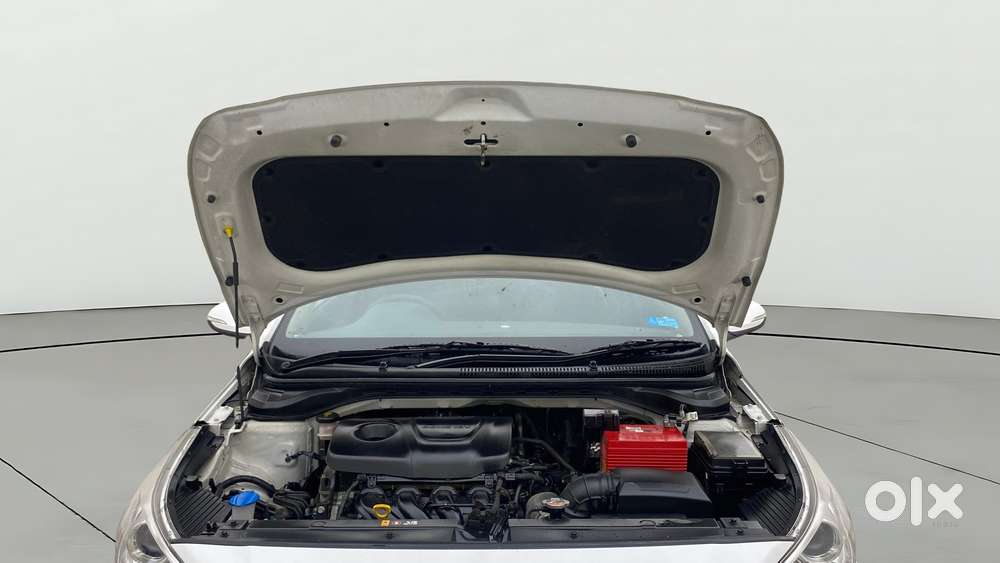 Hyundai Verna 1.6 Vtvt Sx, 2019, Petrol