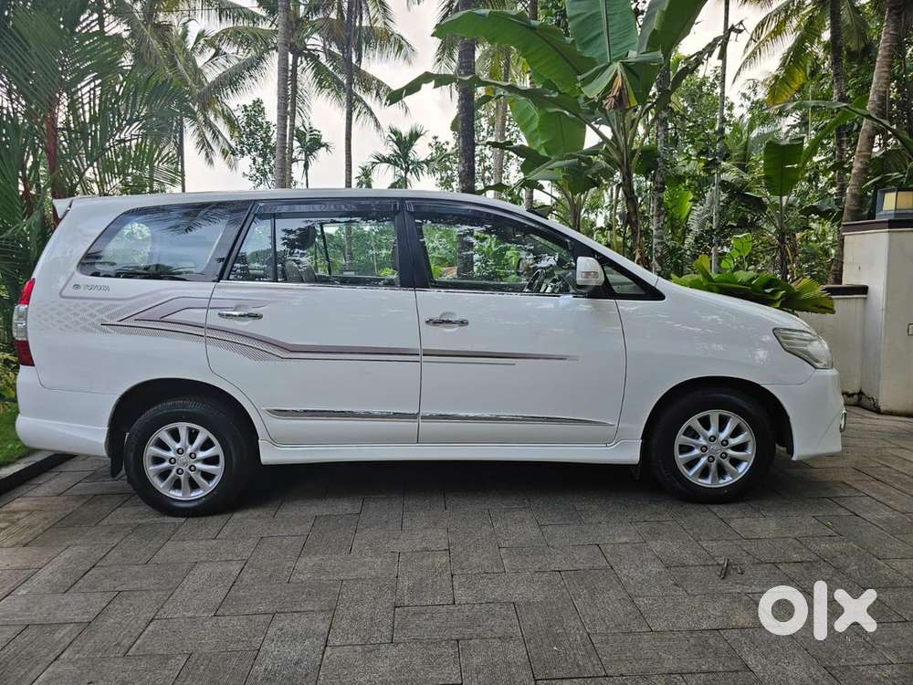 Toyota Innova 2014