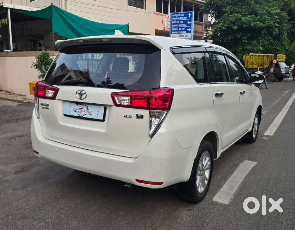 Toyota Innova Crysta 2.8 Gx At 8 Seater, 2017, Diesel