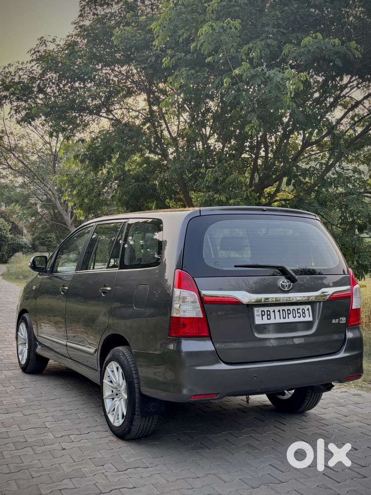 Toyota Innova 2.5 G (diesel) 7 Seater Bs Iv, 2015, Diesel