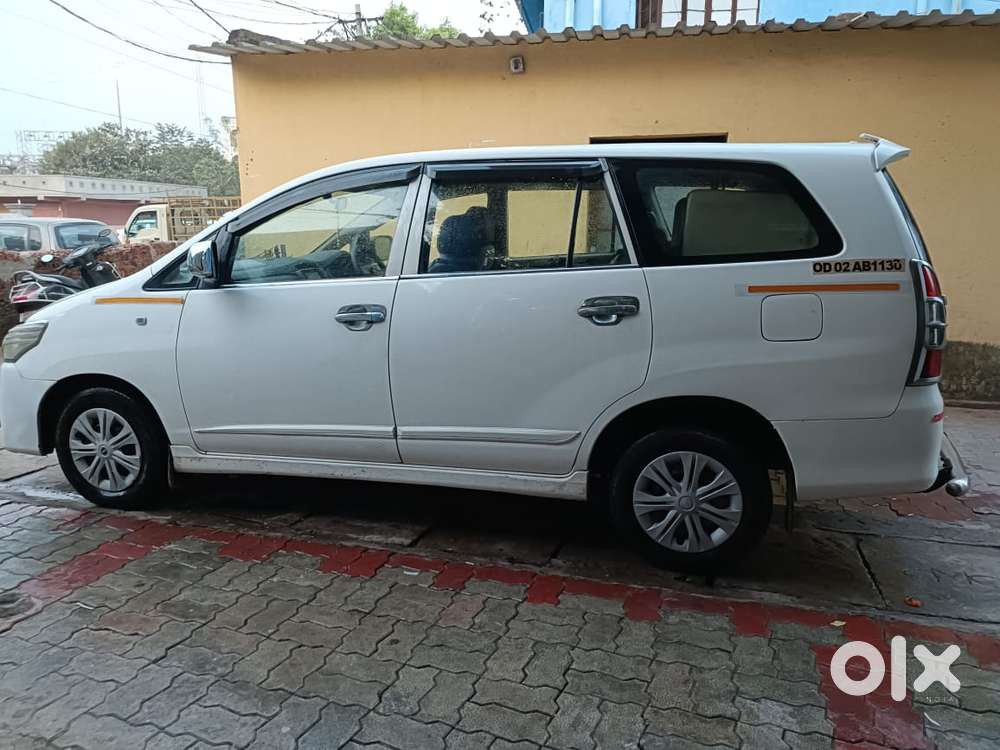 Toyota Innova 2.5 G (diesel) 8 Seater Bs Iv, 2016, Diesel