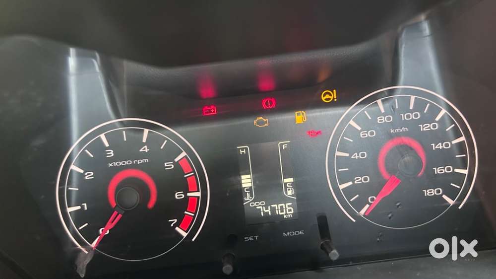 Mahindra Kuv 100 2016