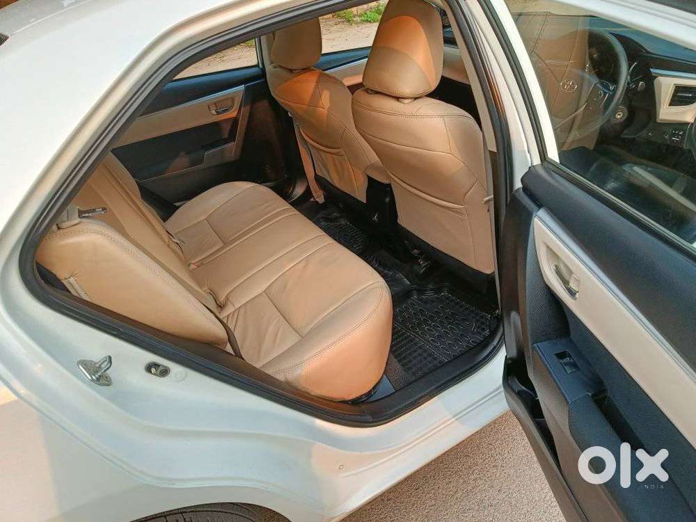 Toyota Corolla Altis G Hv At, 2015, Petrol