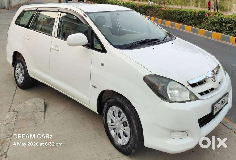 Toyota Innova 2009-2011 2.0 G4 Petrol 8-seater, 2007, Petrol