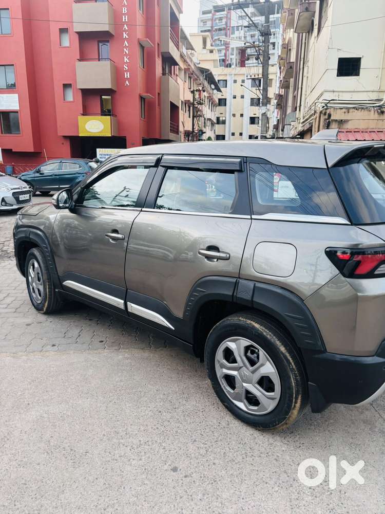 Maruti Suzuki Brezza 1.5 Vxi Smart Hybrid, 2023, Petrol