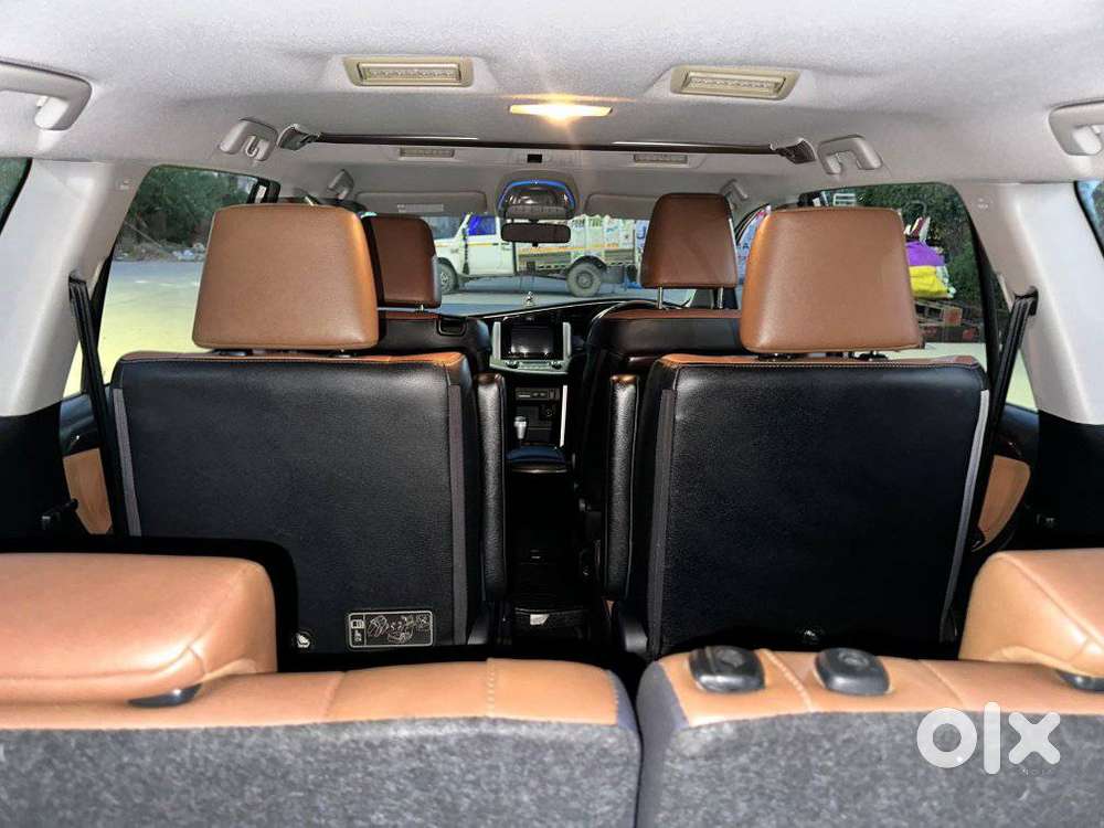 Toyota Innova Crysta 2.8z Automatic, 2016, Diesel