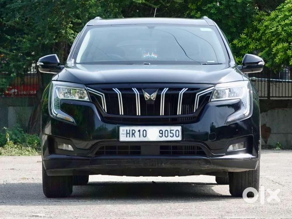 Mahindra Xuv700 Ax 5 Petrol Mt 7 Str (e), 2022, Petrol