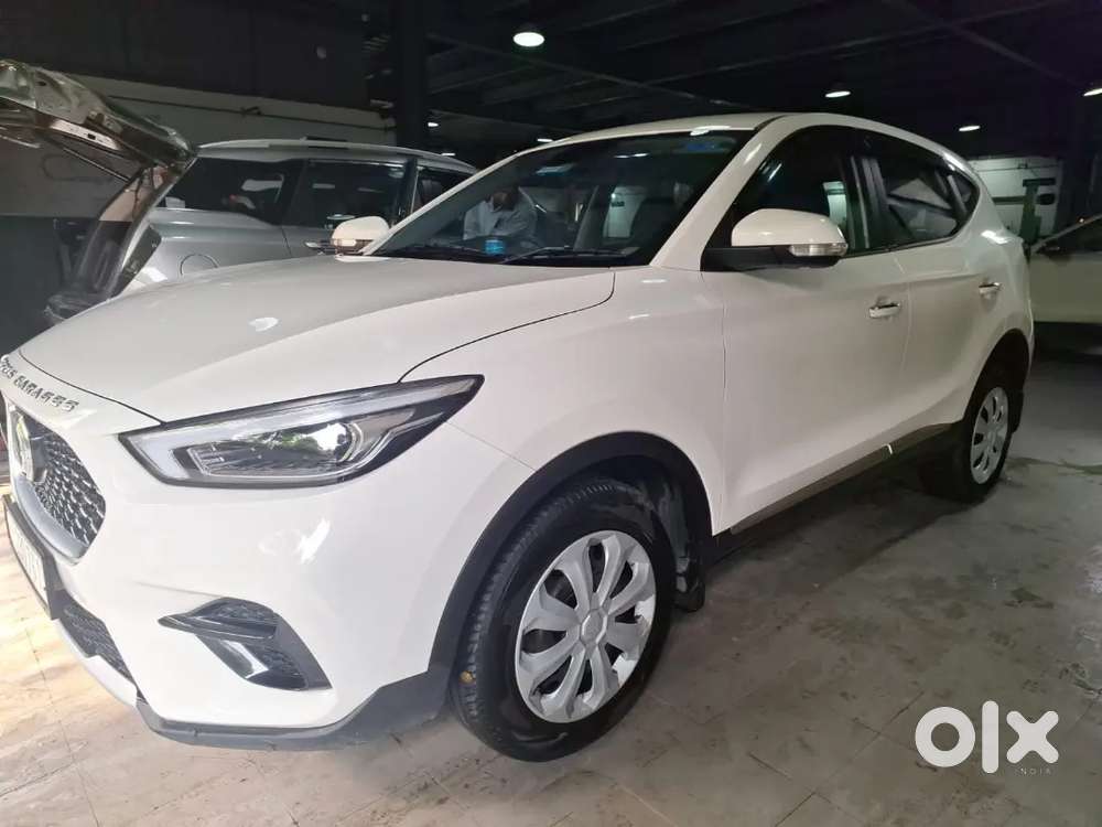 Mg Astor 2023 Petrol 28000 Km Driven