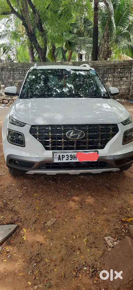 Hyundai Venue 2021 Petrol Well Maintained