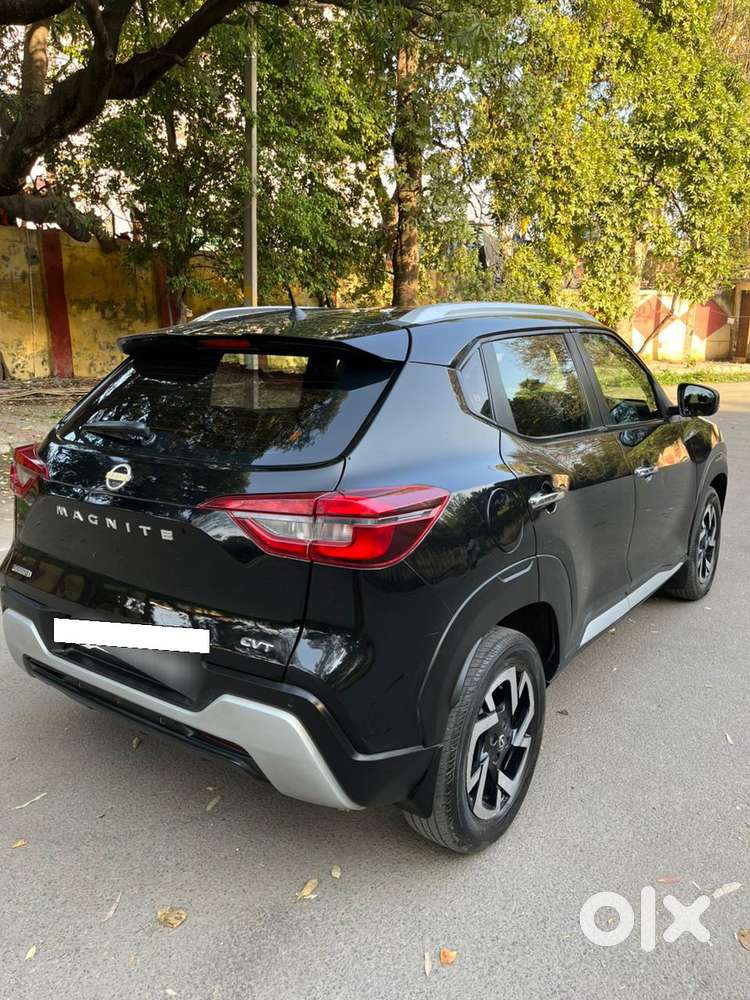 Nissan Magnite 1.0 Xv Premium, 2022, Petrol